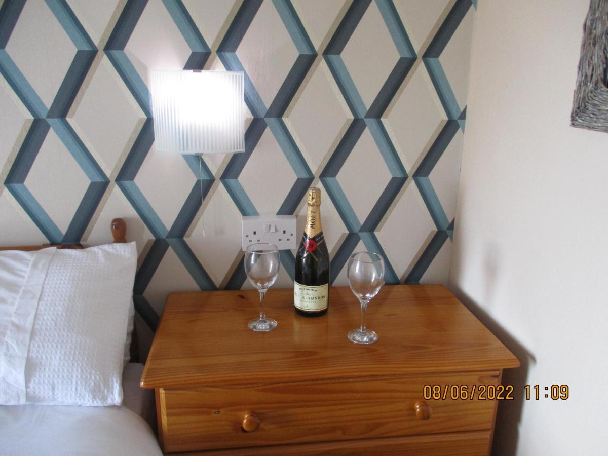 Sefton Lodge Seafront ,Panoramic Sea View Ensuite Balcony Rooms Available, Guest Garden Paignton Exterior foto